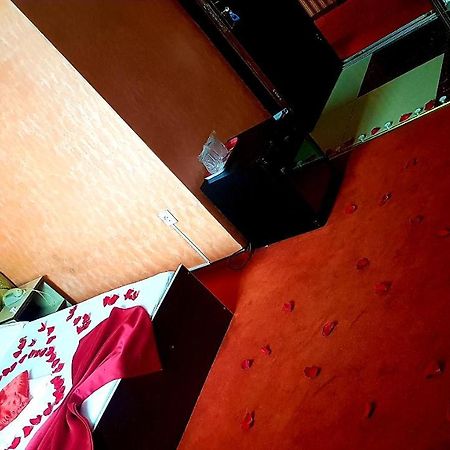 Asia Hotel Тыргу-Жиу Экстерьер фото