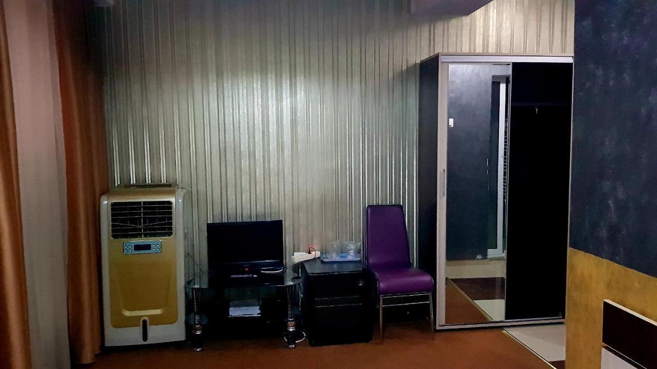 Asia Hotel Тыргу-Жиу Экстерьер фото