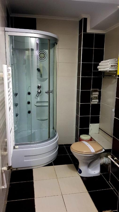 Asia Hotel Тыргу-Жиу Экстерьер фото