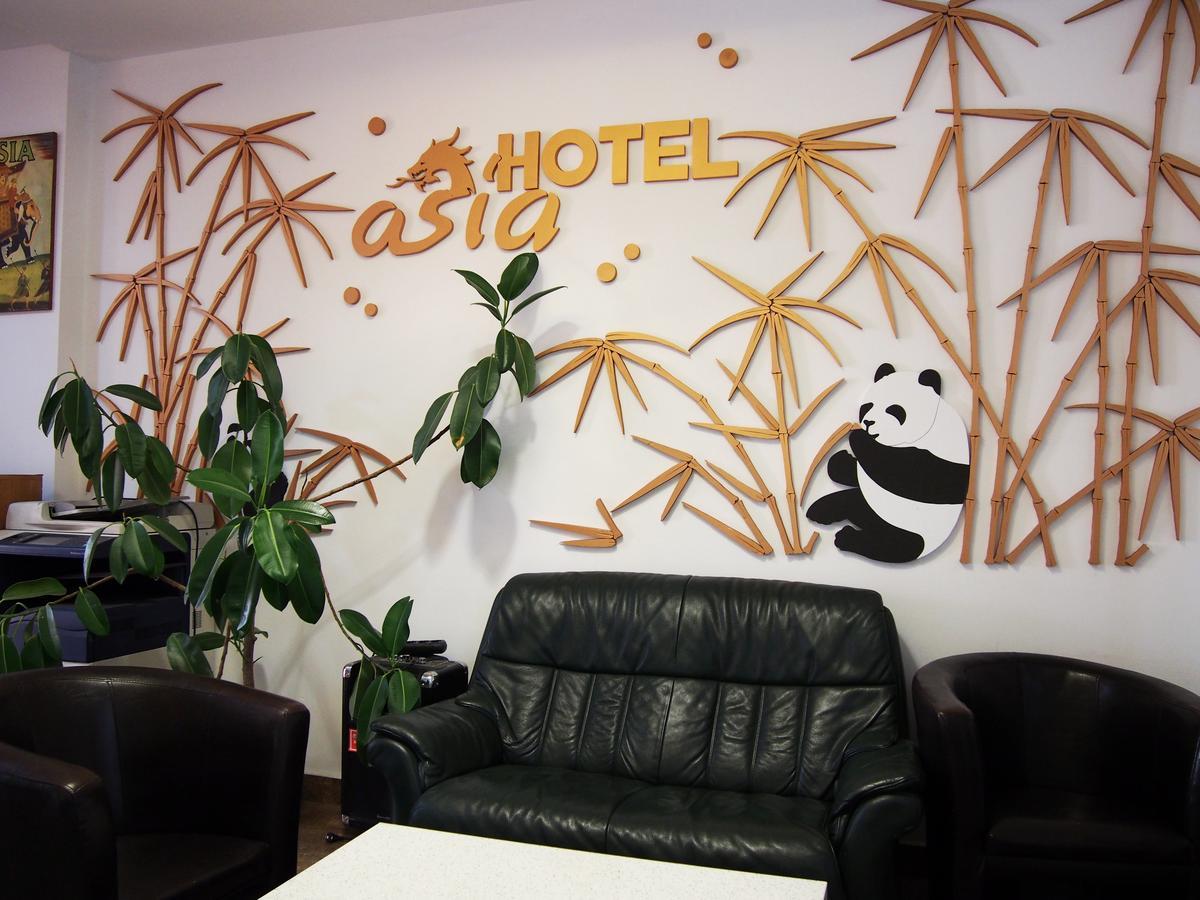 Asia Hotel Тыргу-Жиу Экстерьер фото