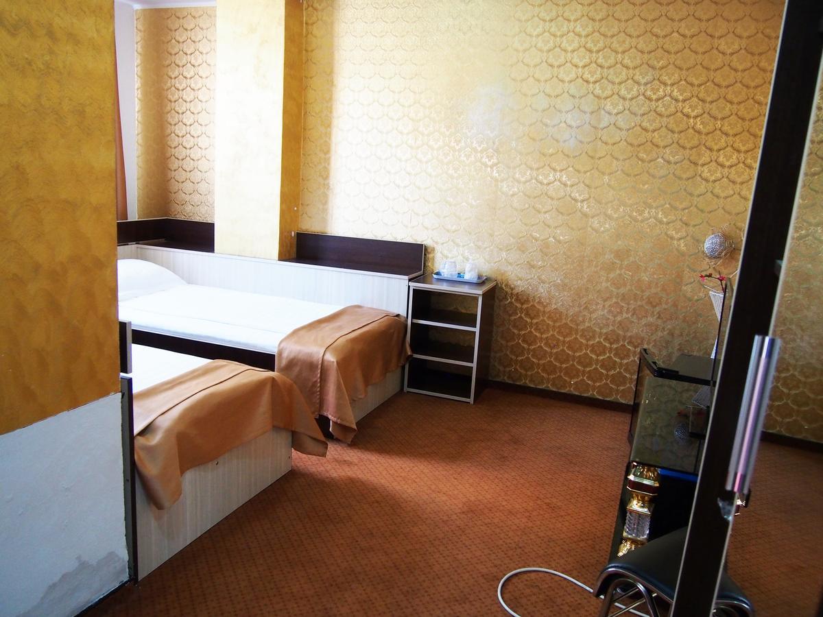 Asia Hotel Тыргу-Жиу Экстерьер фото