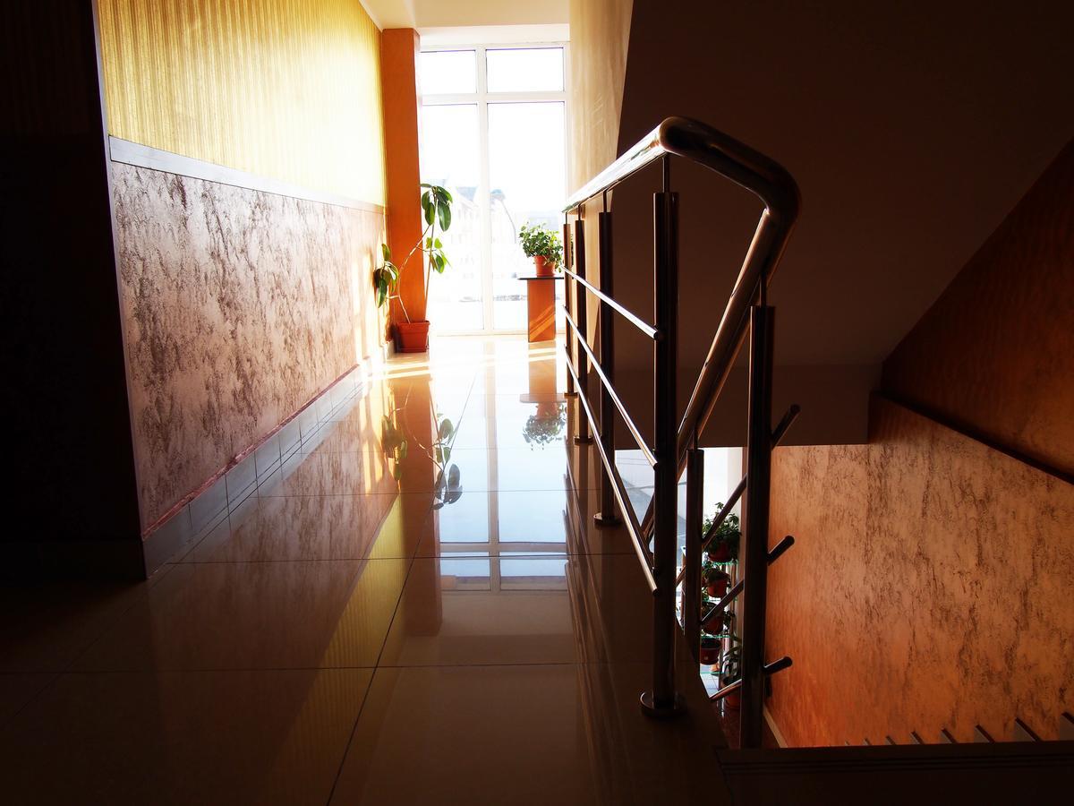 Asia Hotel Тыргу-Жиу Экстерьер фото